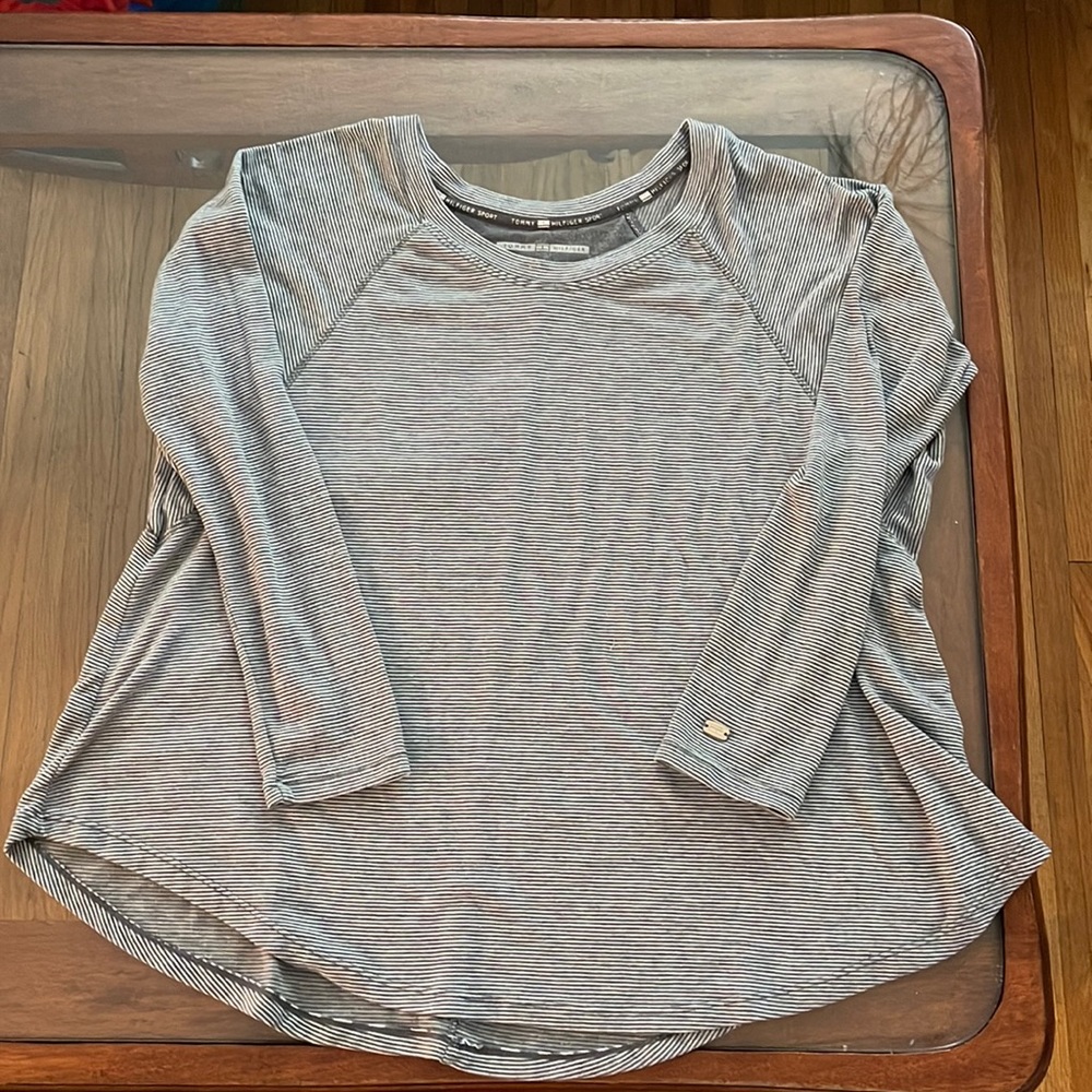 Tommy Hilfiger Sport Women Stripe Shirt Top Long Sleeve V Neck Gray and White.